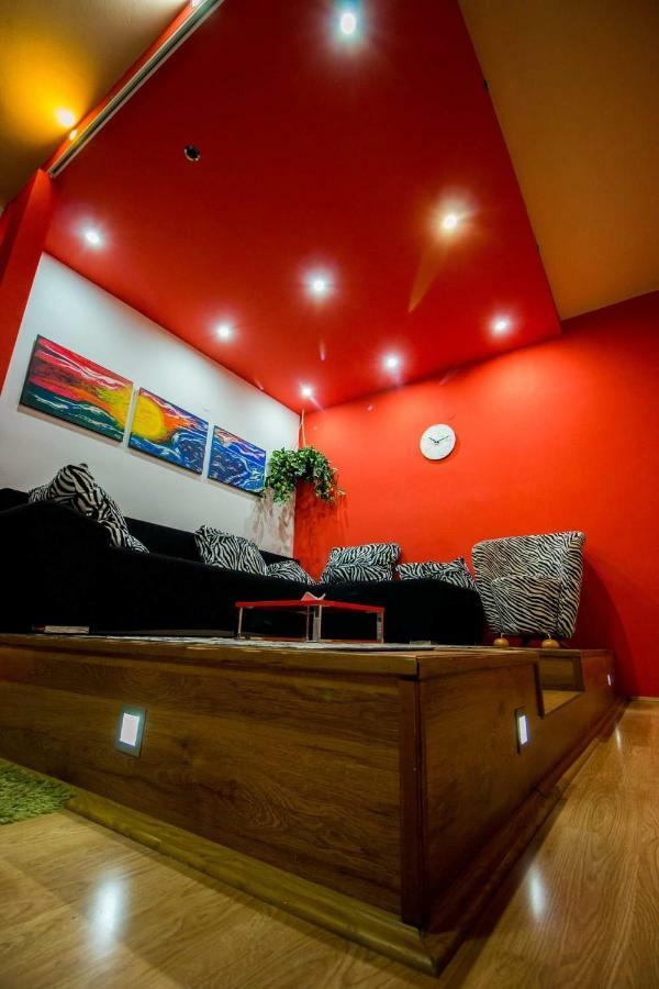 Flamingos Apartman & Fitness Centar Osijek - Blizina Bolnice Kbc โอซีเยก ภายนอก รูปภาพ