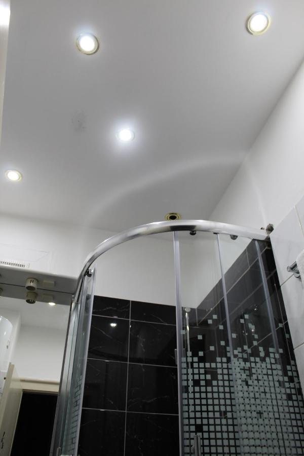 Flamingos Apartman & Fitness Centar Osijek - Blizina Bolnice Kbc โอซีเยก ภายนอก รูปภาพ